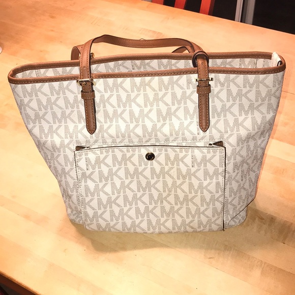 Michael Kors Handbags - Michael Kors Tote